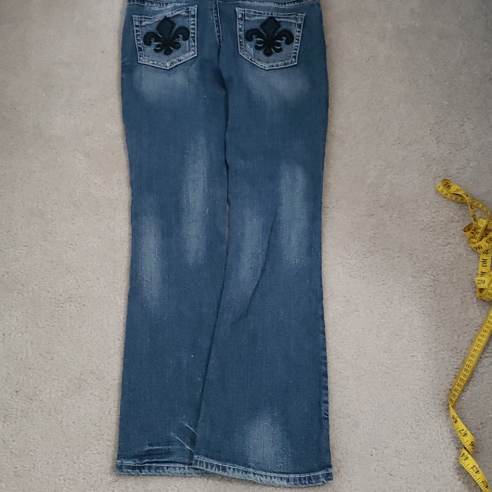 Red Rivet - Picture 12 of 12